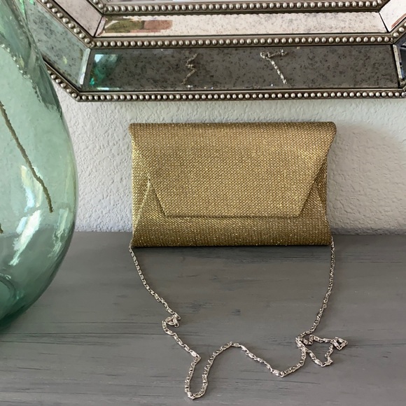 New  golden clutch - Picture 1 of 6